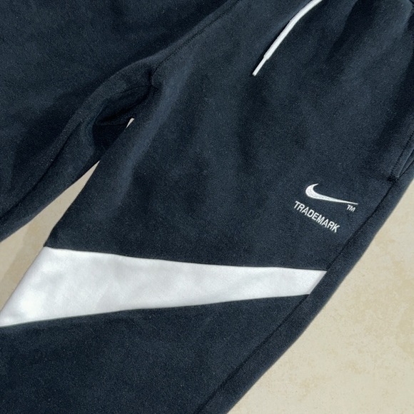 Nike SweatPants with big swoosh logo across - Picture 2 of 4